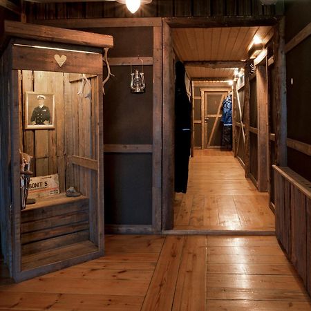 Basecamp Hotel Лонгйир Экстерьер фото