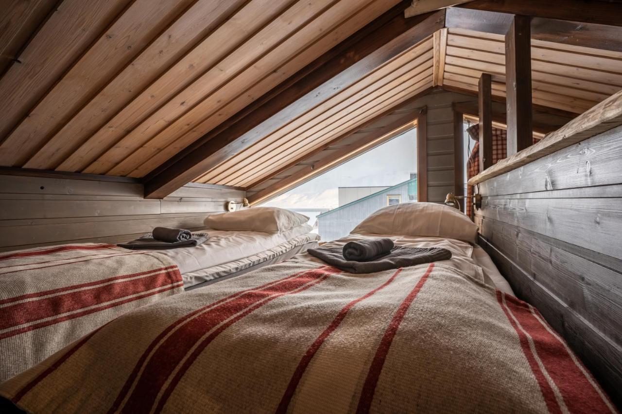 Basecamp Hotel Лонгйир Экстерьер фото
