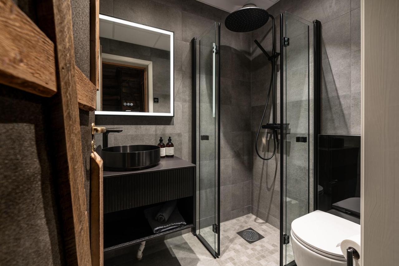 Basecamp Hotel Лонгйир Экстерьер фото