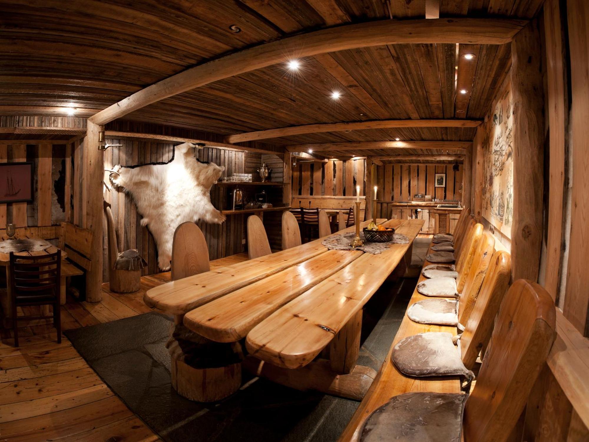 Basecamp Hotel Лонгйир Экстерьер фото