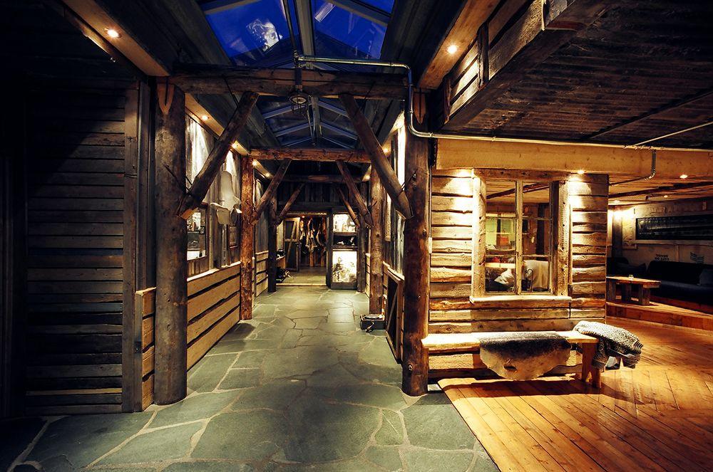 Basecamp Hotel Лонгйир Экстерьер фото